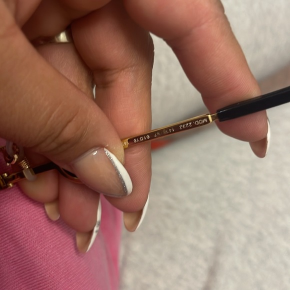 Versace black and gold accent sunglasses 💯 authentic - Picture 3 of 5